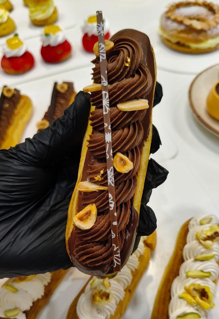 Eclair3 desserts